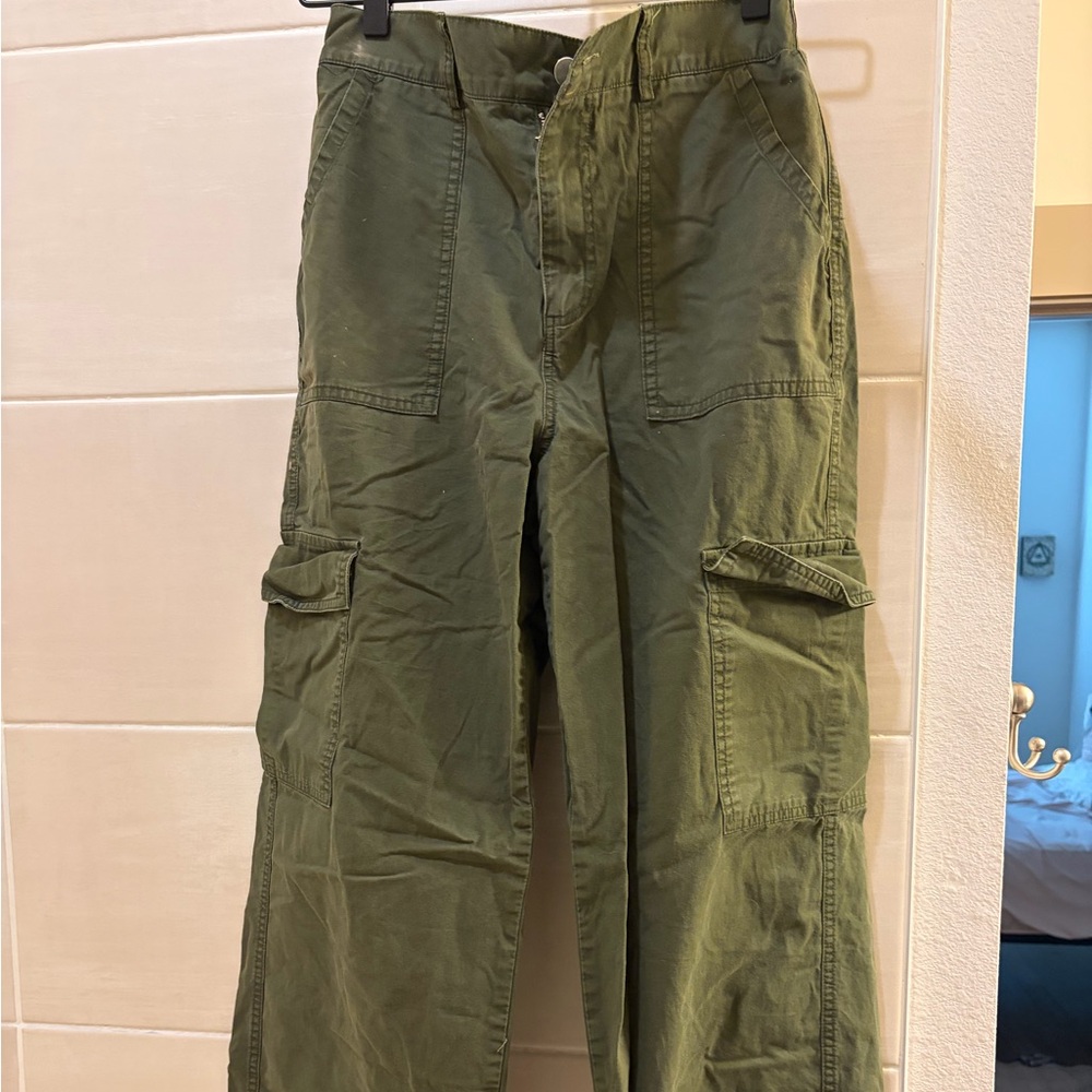 green cargo pants